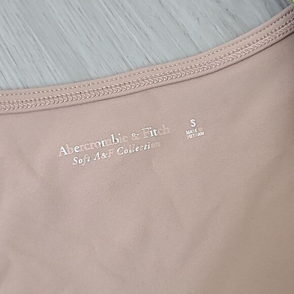 Abercrombie & Fitch Soft Matte Seamless Long-Sleeve Squareneck Bodysuit Tan S - Picture 4 of 7